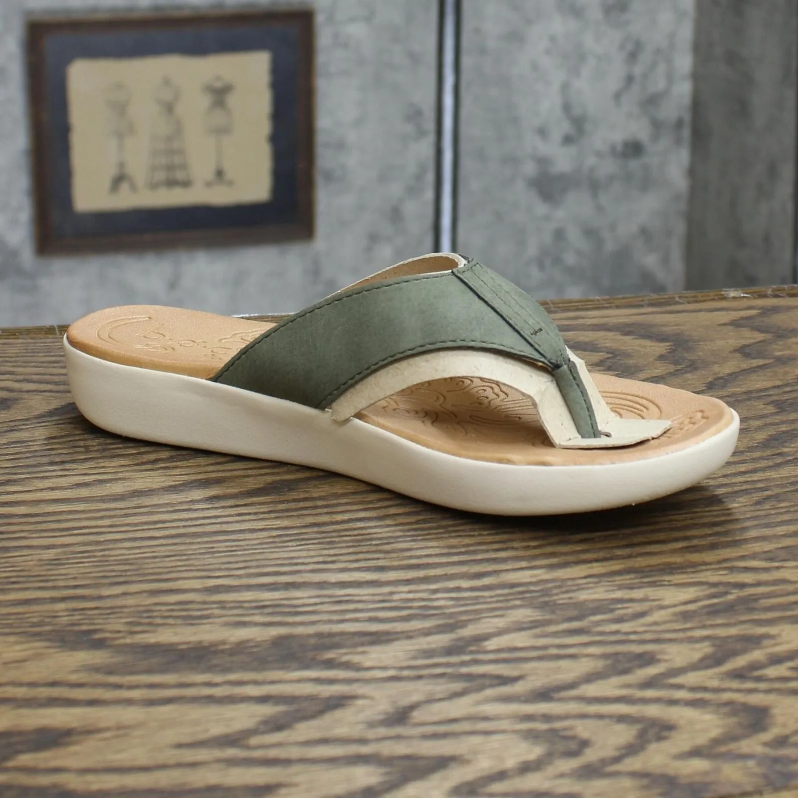 b.o.c. Women's Aimee Comfort Sandal