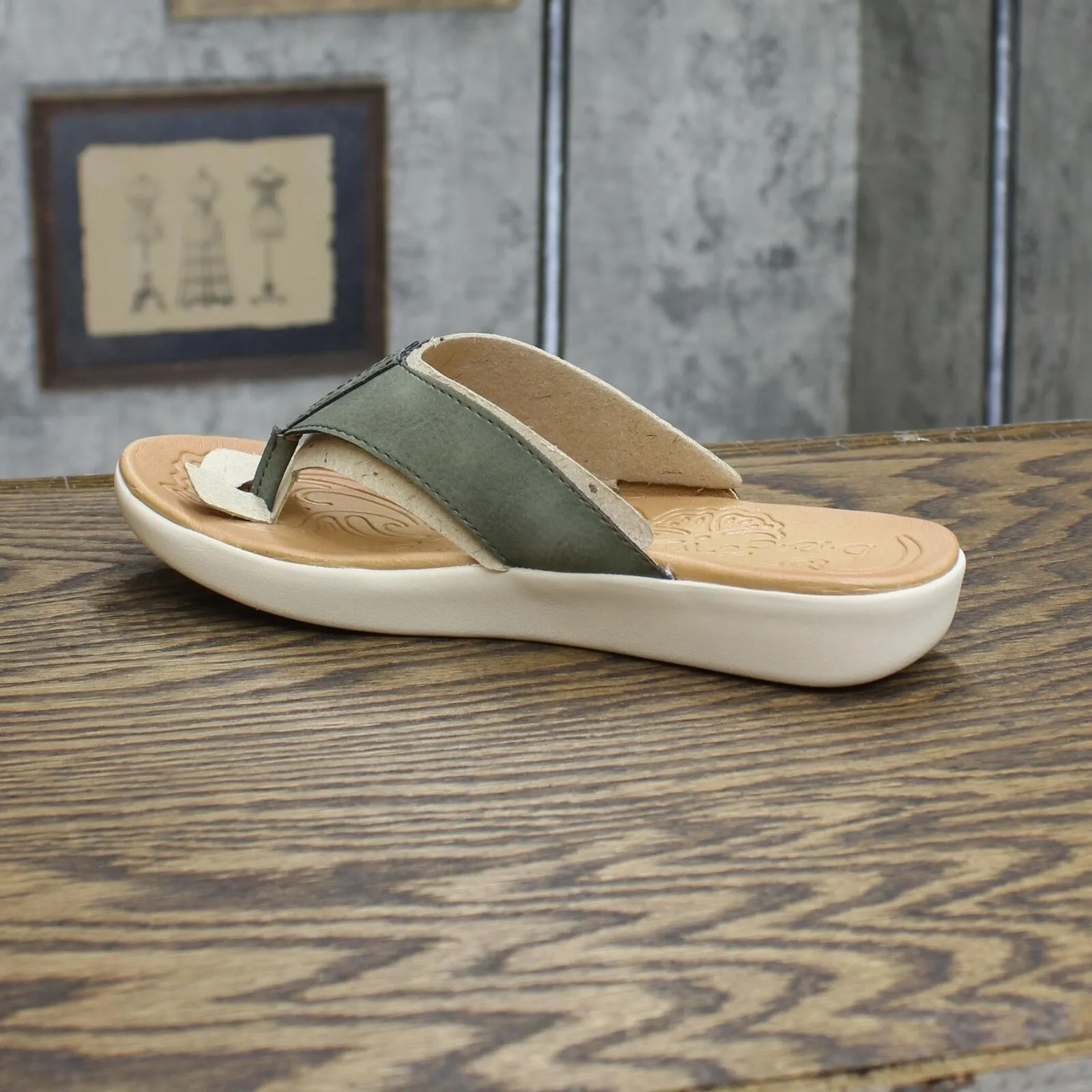 b.o.c. Women's Aimee Comfort Sandal