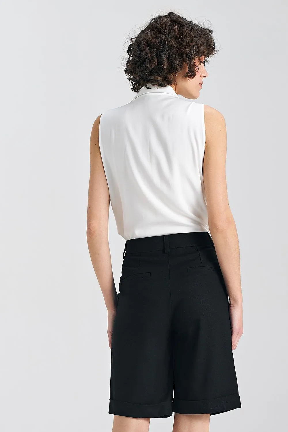 Elegant Sleeveless Classic Shirt