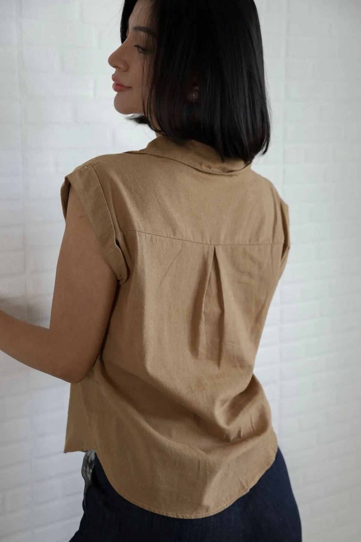 ERIN Button-down Sleeveless Top (Mocha)