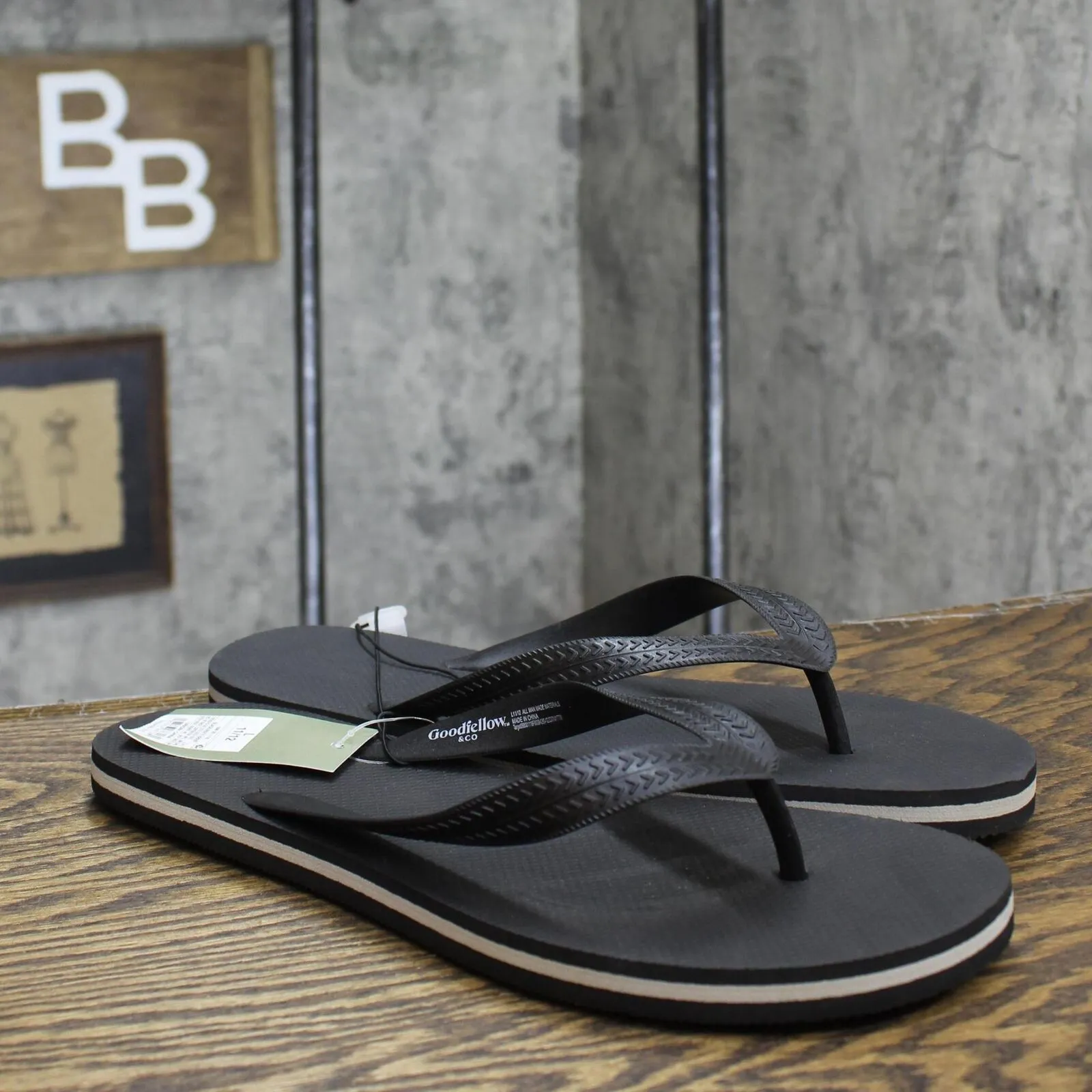 Goodfellow & Co Mens Brent Flip Flop Sandals 89628623 Black L