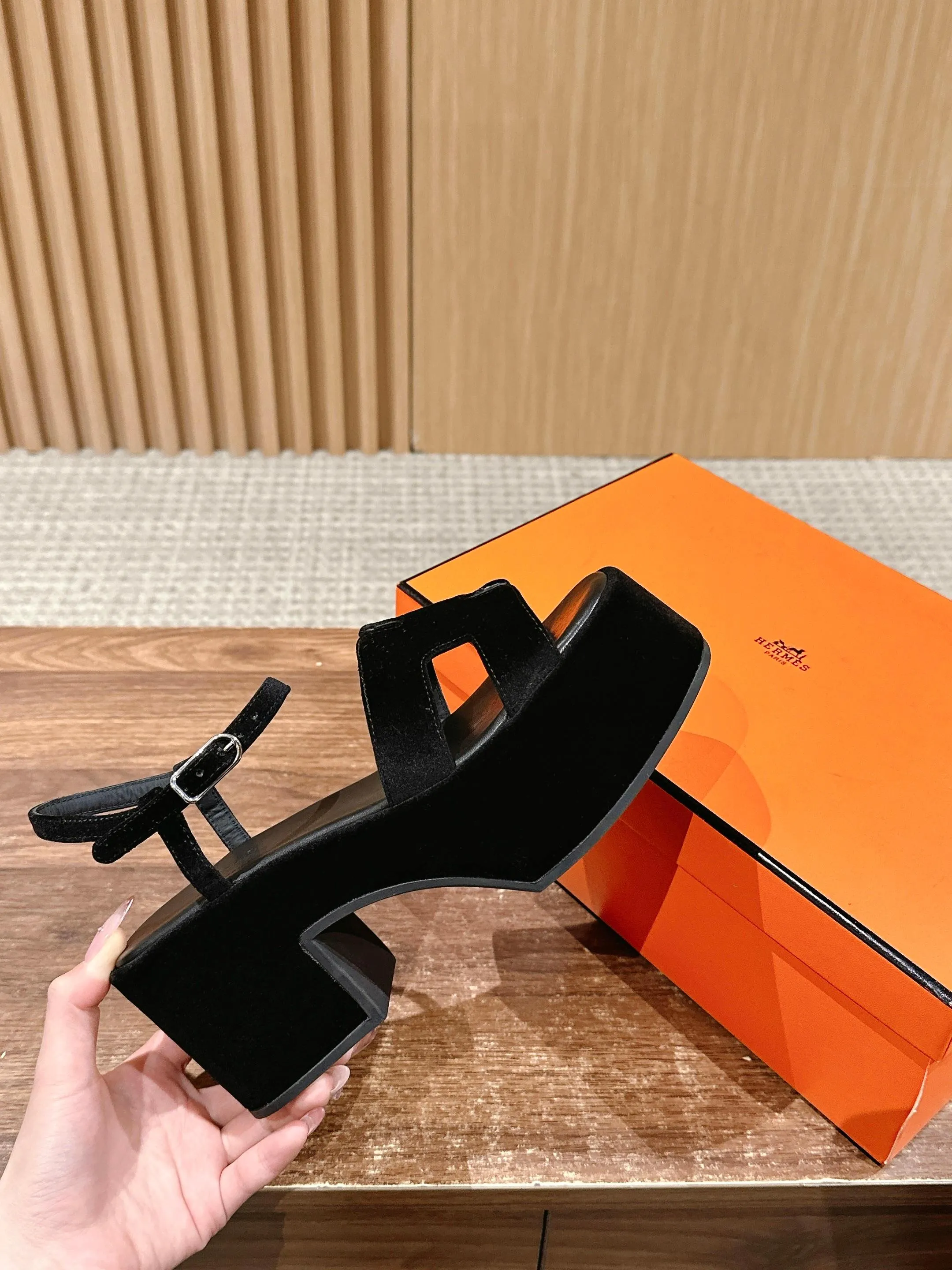 H New waterproof platform sandals
