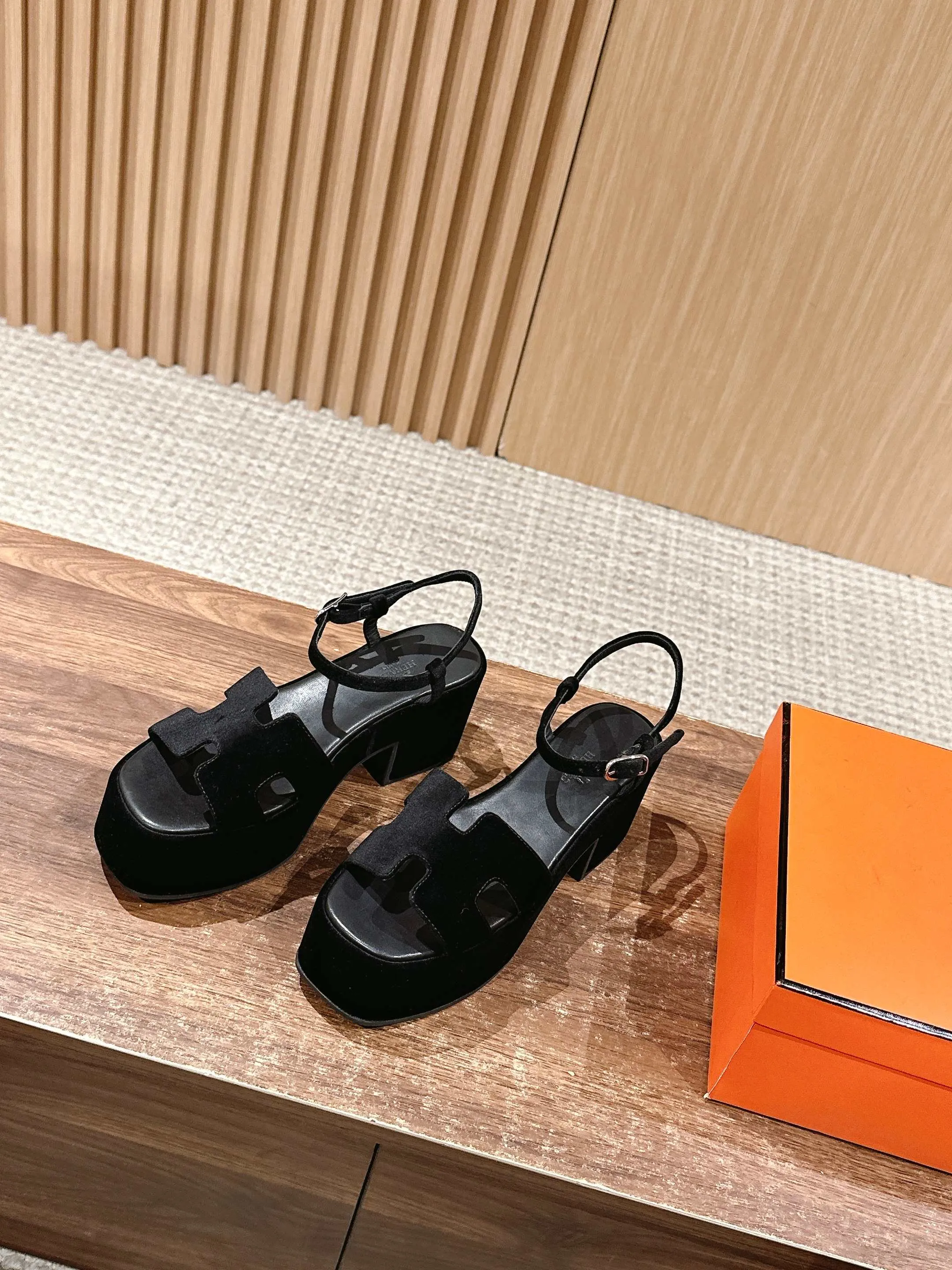 H New waterproof platform sandals