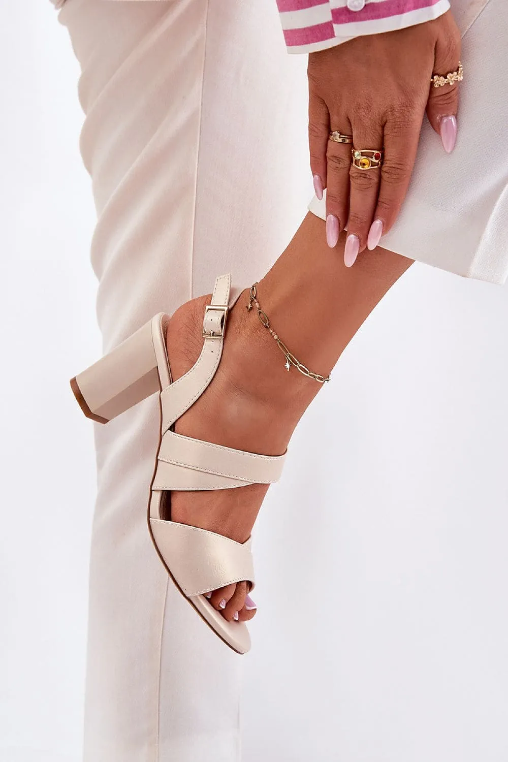 Heel sandals Step in style
