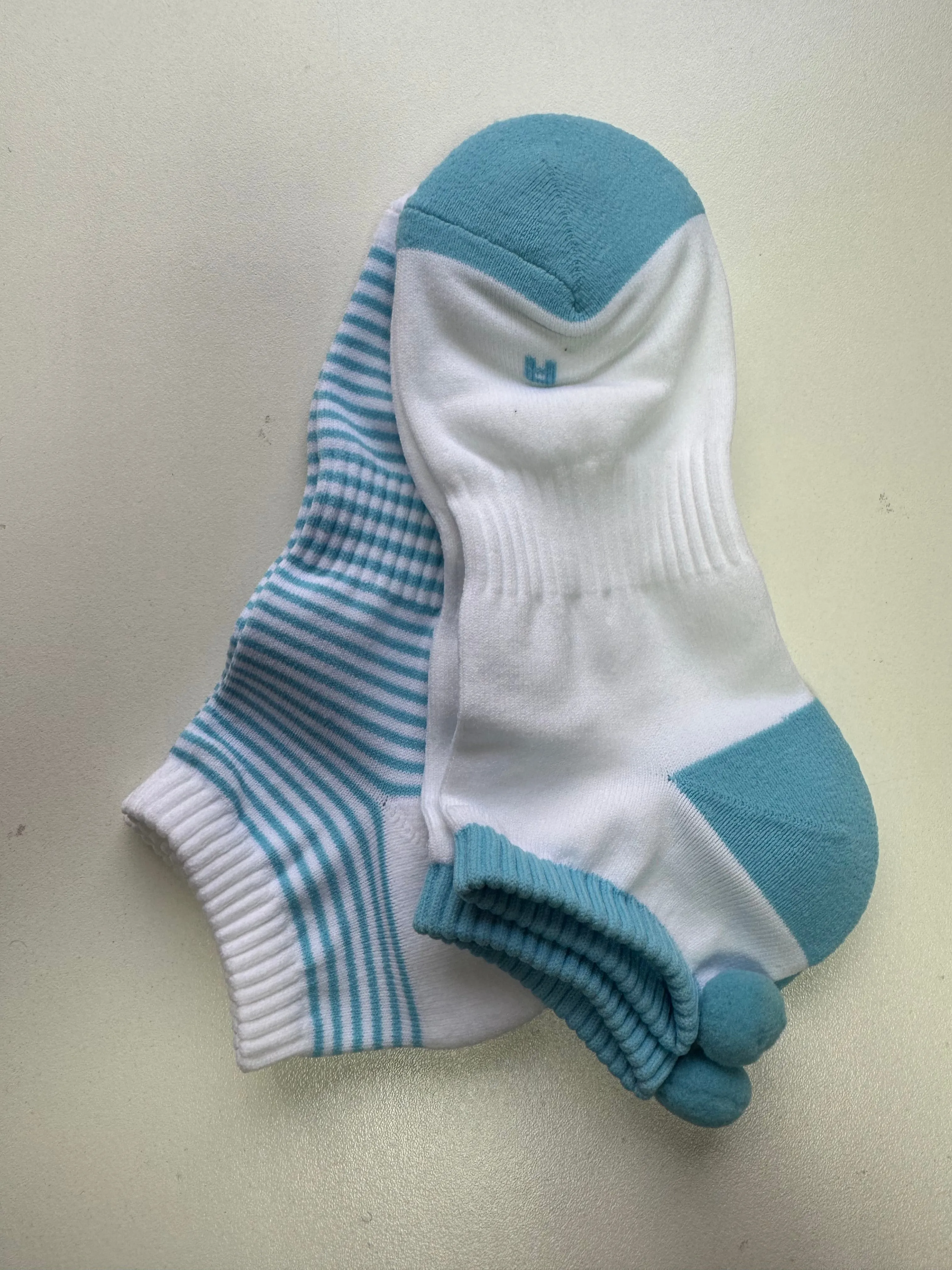 Ladies 2pp Sport Liners With Pom