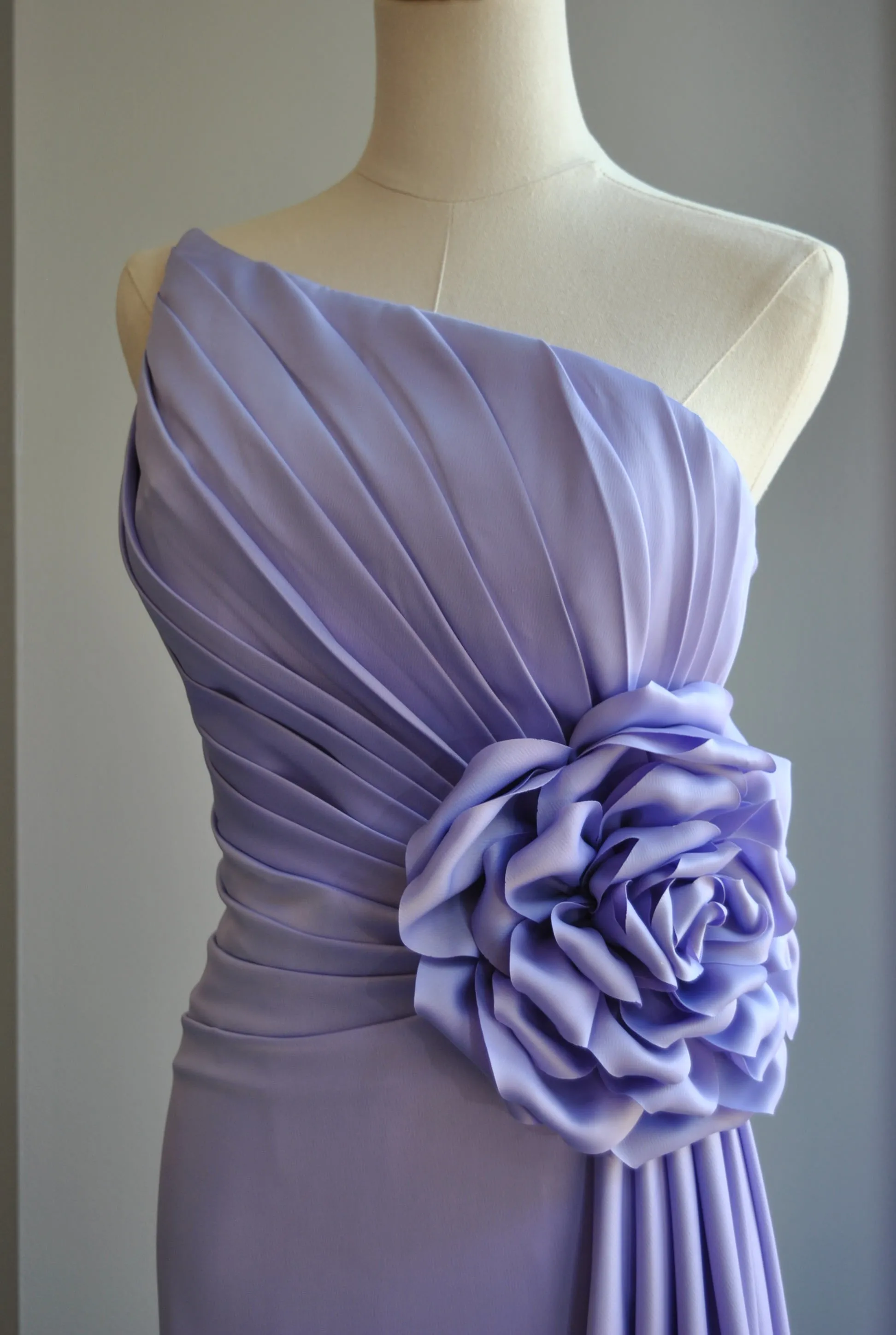 LAVENDER LONG EVENING DRESS WITH SIDE FLOWER