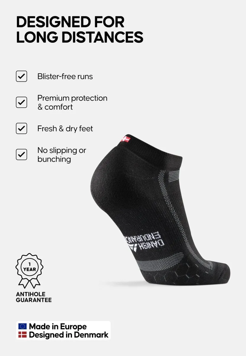 LOW-CUT RUNNING SOCKS FOR LONG DISTANCES