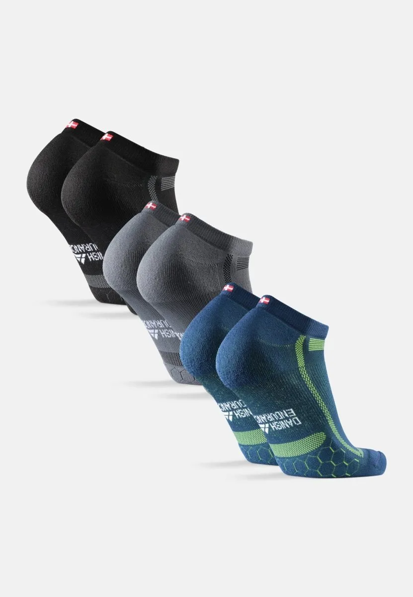 LOW-CUT RUNNING SOCKS FOR LONG DISTANCES