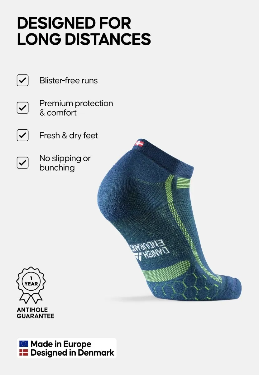 LOW-CUT RUNNING SOCKS FOR LONG DISTANCES