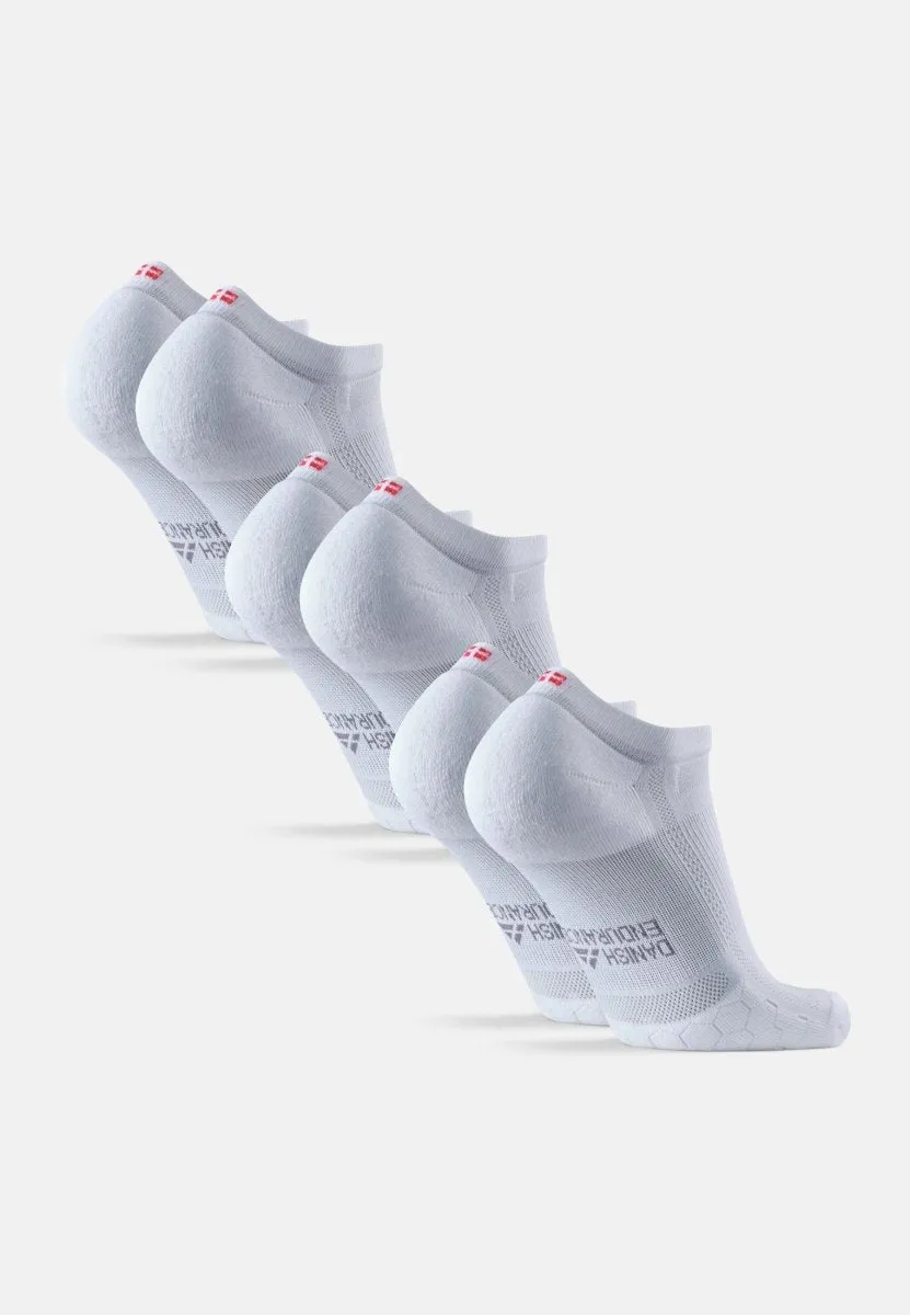 LOW-CUT RUNNING SOCKS FOR LONG DISTANCES