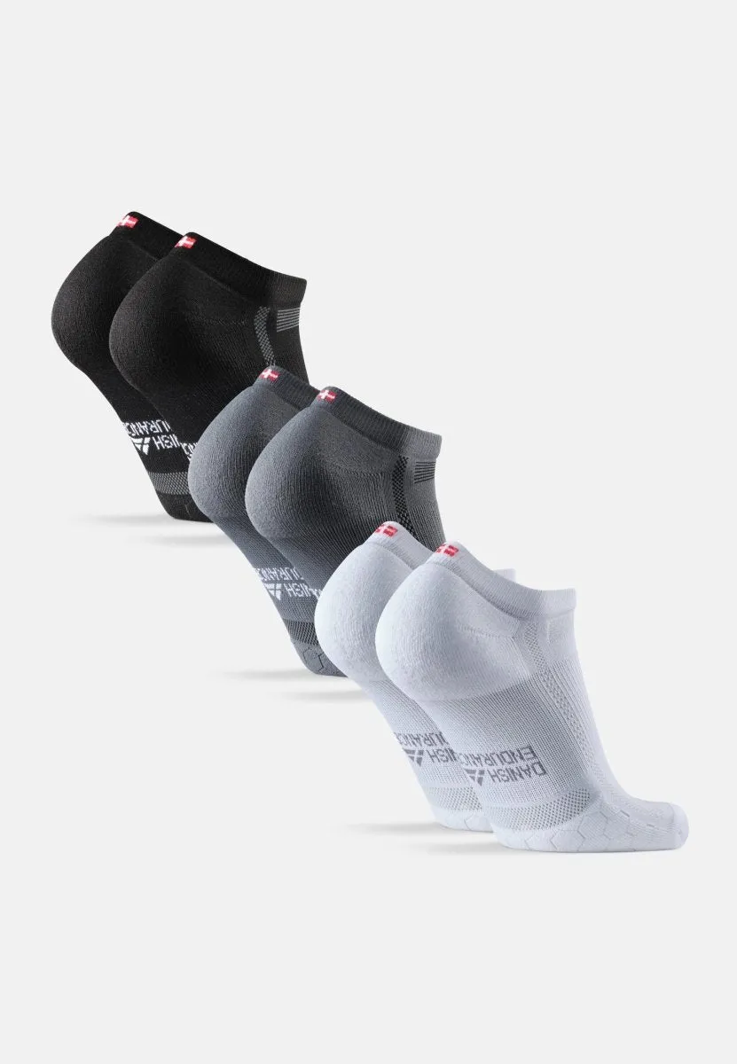 LOW-CUT RUNNING SOCKS FOR LONG DISTANCES