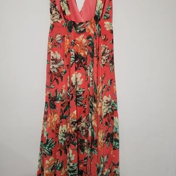 Lulu's Floral Maxi Dress Size Small