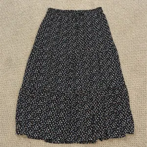 Madewell Georgette Tiered Maxi Skirt in Adorable Ditsy Floral size Medium Black
