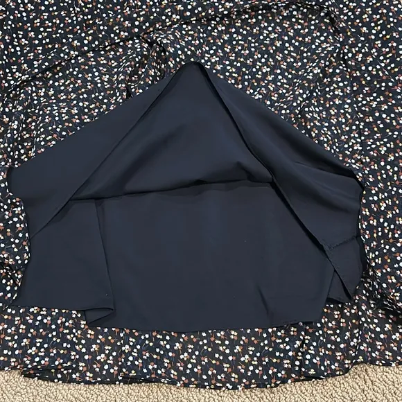 Madewell Georgette Tiered Maxi Skirt in Adorable Ditsy Floral size Medium Black