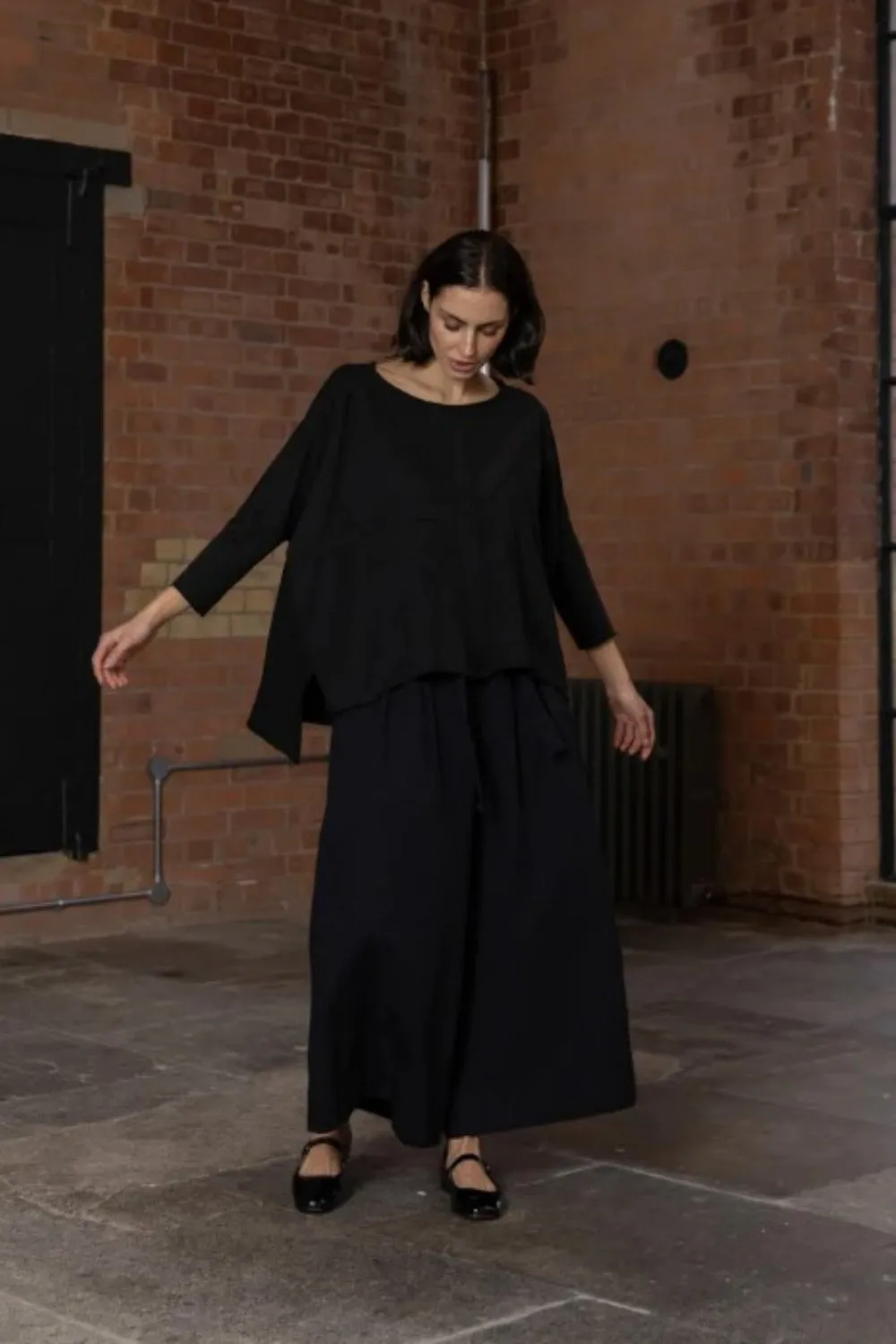 MEG BY DESIGN UNION TEE BLACK