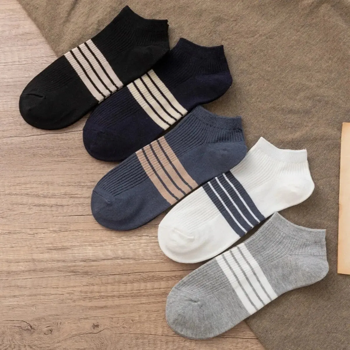 Men's Striped Sports Socks - Breathable & Comfortable