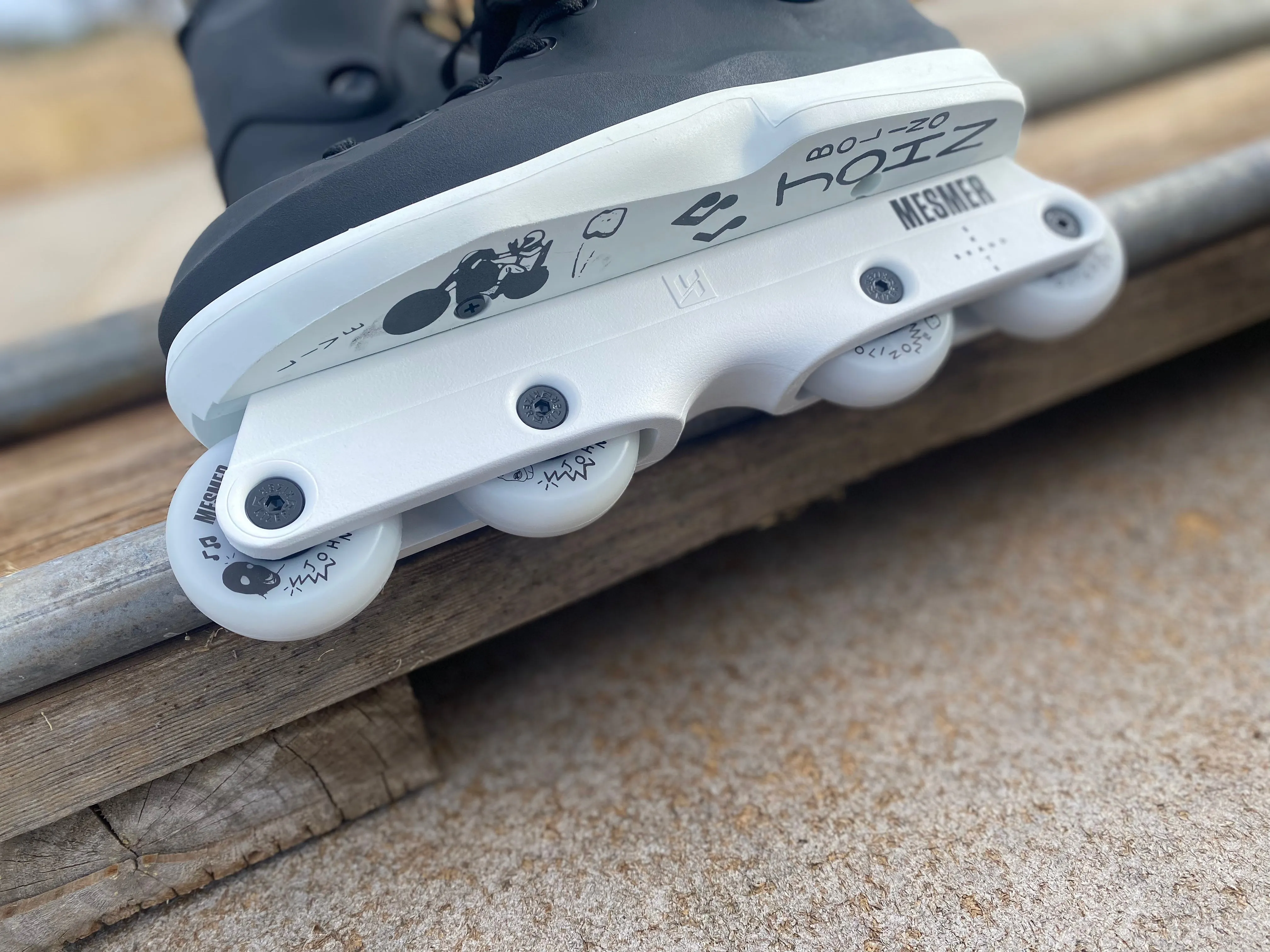 MESMER SKATES  - JOHN BOLINO THRONE - V2