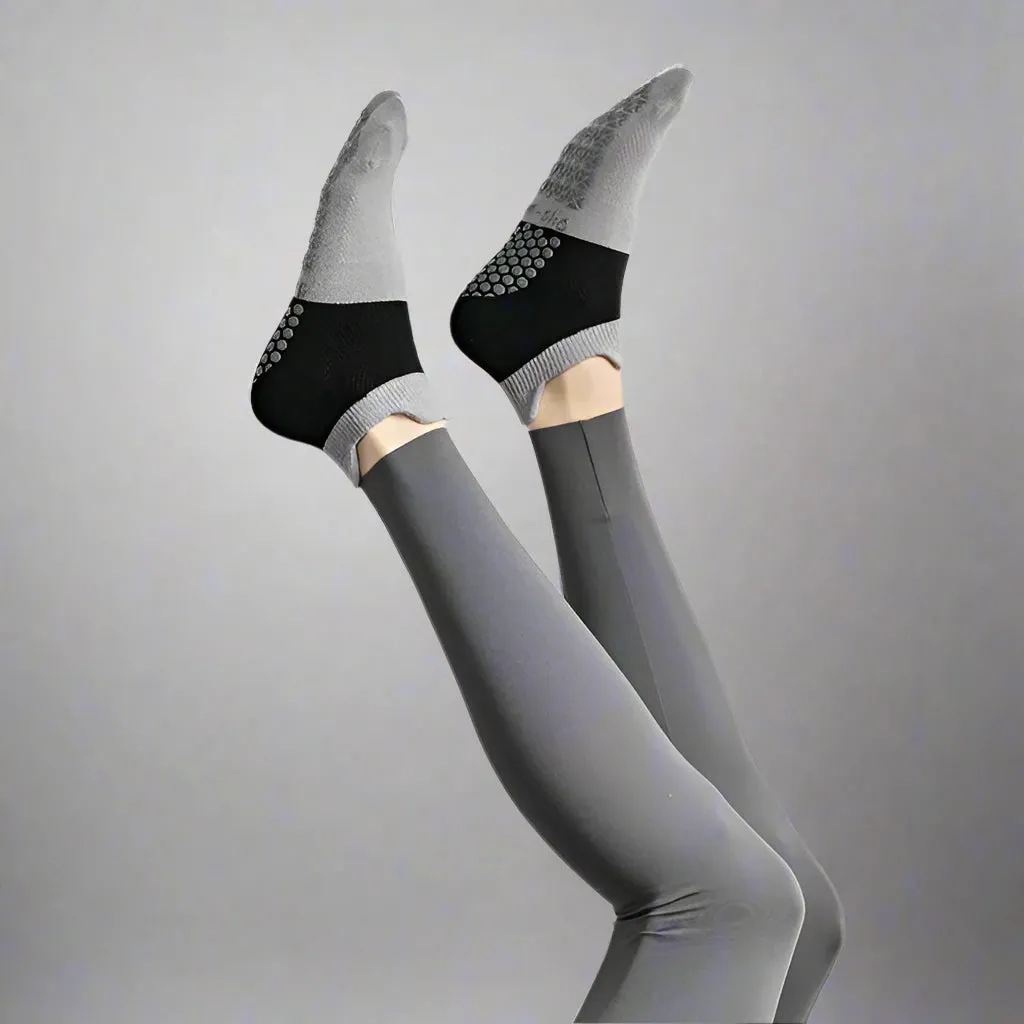 MovingTained Fashionable Yoga & Pilates Grip Socks