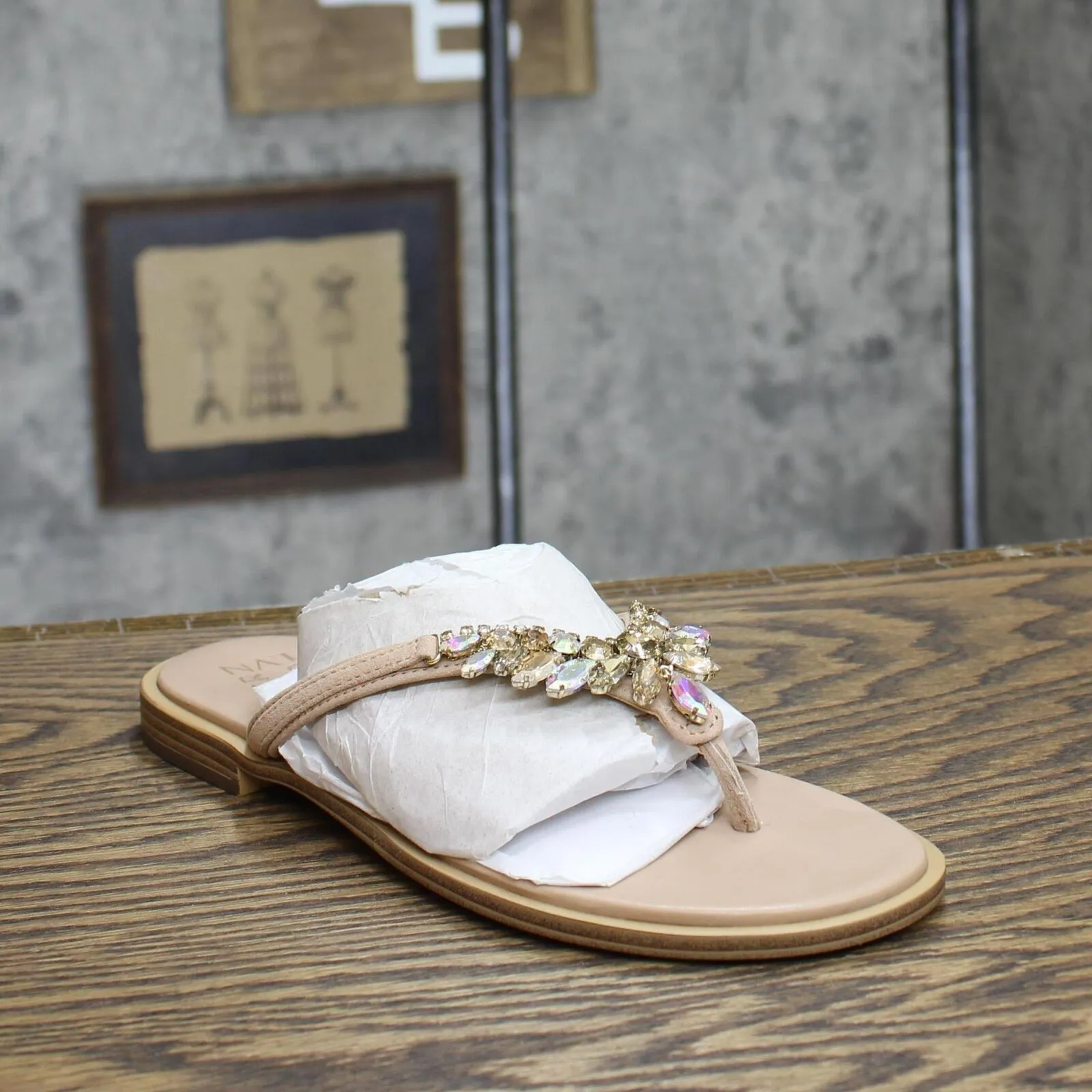 Naturalizer Fallyn Women's Sandals & Flip Flop Rhinestone Nude Leather Brown 6M