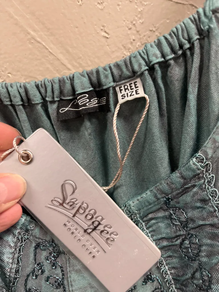 NWT L’POGEE SLEEVELESS TOP