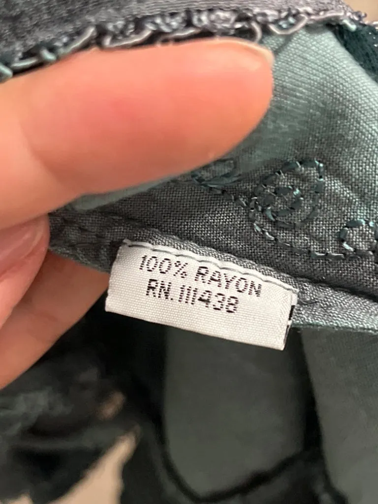 NWT L’POGEE SLEEVELESS TOP