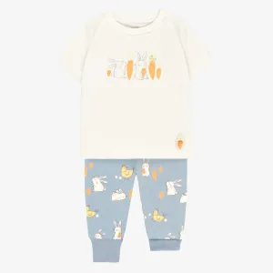 Pyjama deux-pièces bleu et crème à motif de poules et de lapins, bébé || Cream and bleu two-pieces pajama with bunnies and chickens print, baby