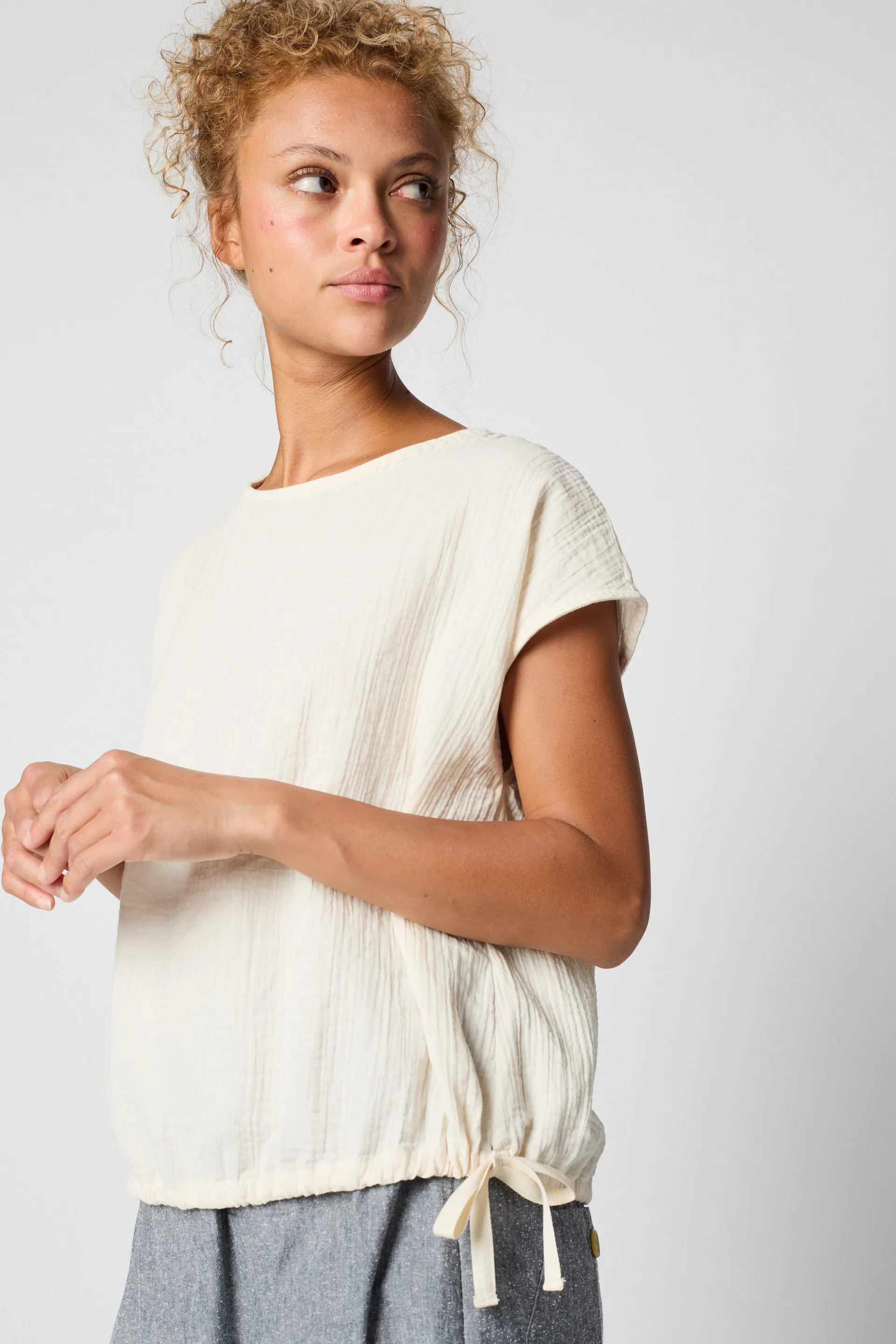 SLIP ON BLOUSE CAP SLEEVE