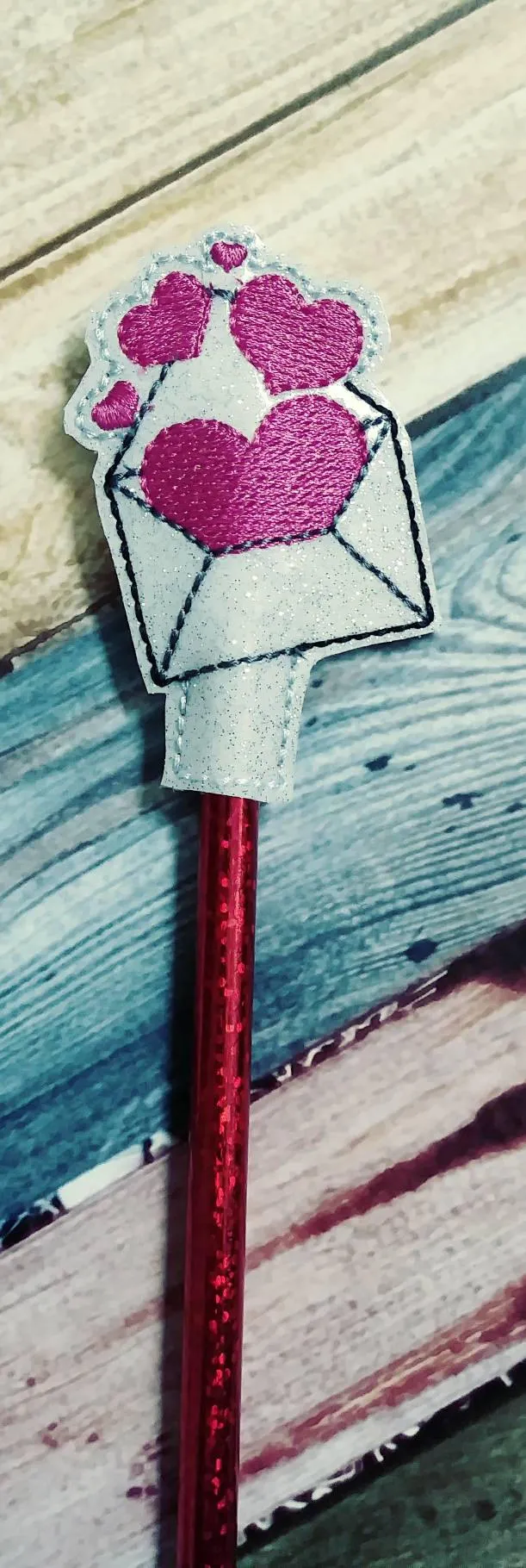 Valentines day gift - Pencil Toppers - class party favor - Heart - Valentines day Party Favor - gift for kids - Non Food Treat