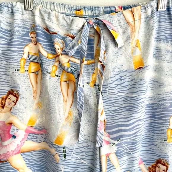 Vintage THE CAT'S PAJAMAS Set with Retro Water Skiers Print - So Fun! - S