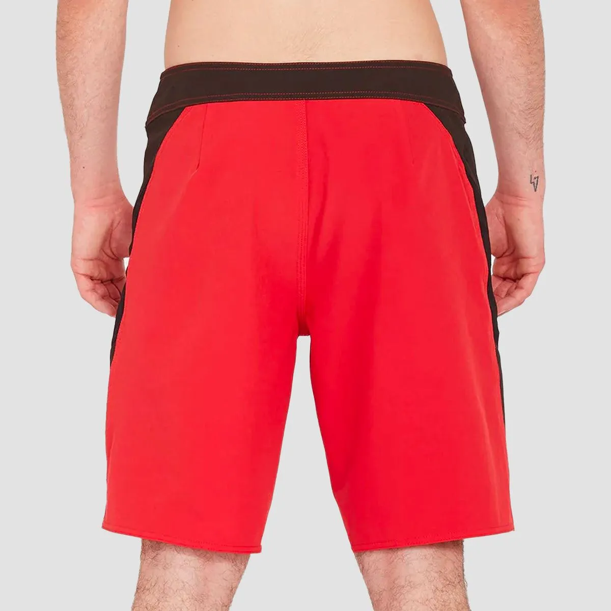 Volcom Surf Vitals Jack Robinson Mod 20" Boardshorts Red