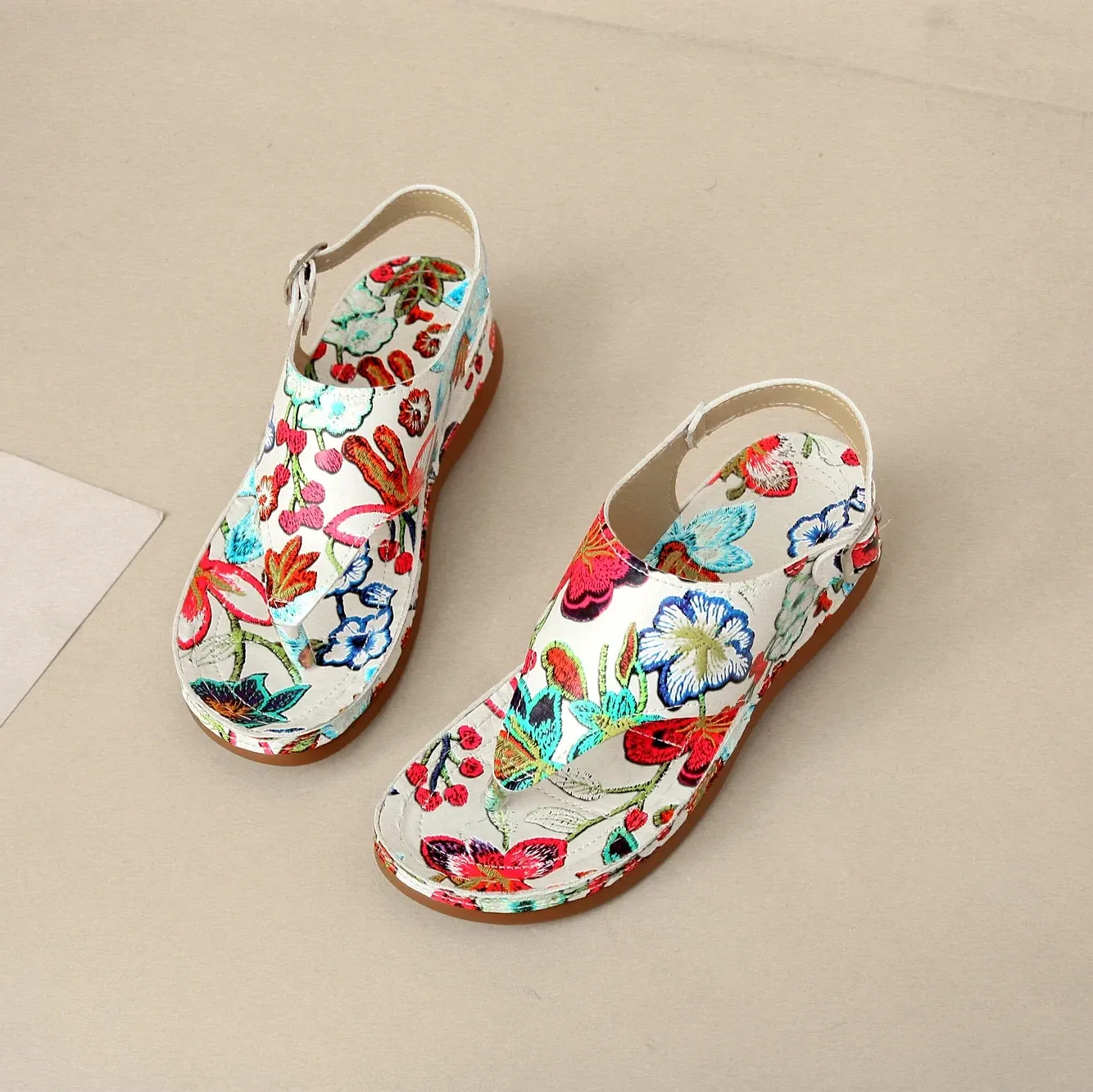 Women's Comfortable Thong Style Sandal with Floral Pattern