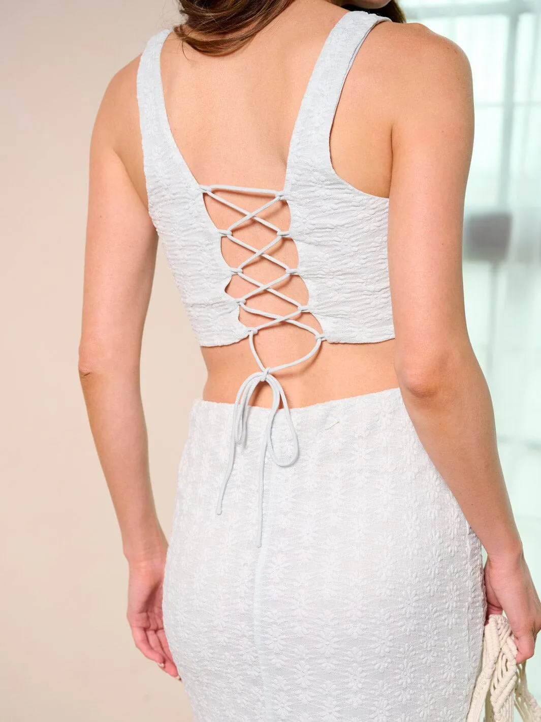 WOMEN'S SLEEVELESS OPEN BACK CROP TOP