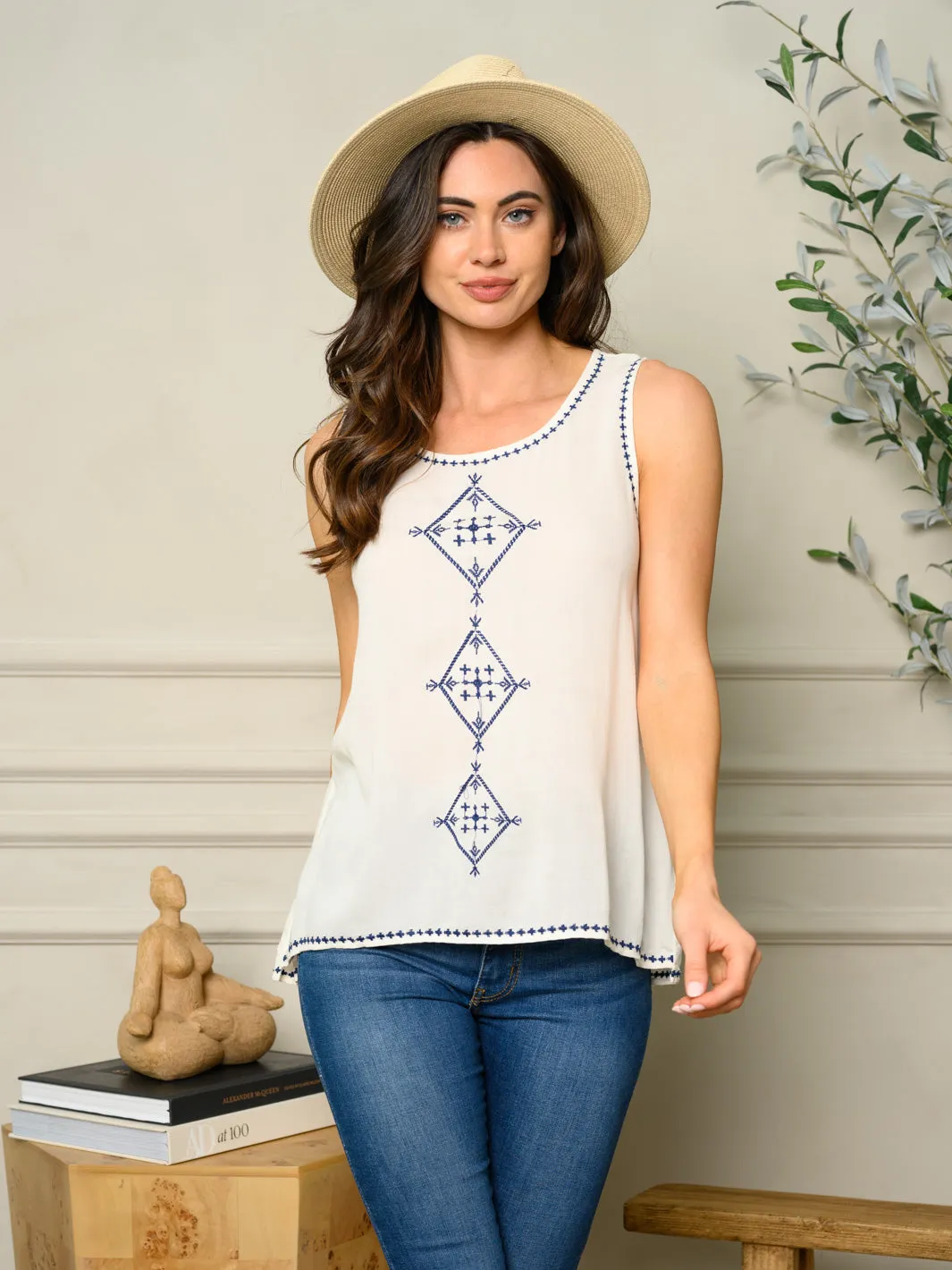 WOMEN'S SLEEVELESS ROUND NECK EMBROIDERY TOP