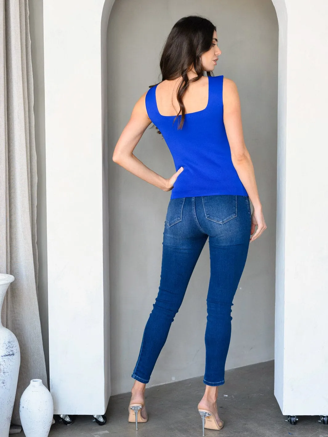 WOMEN'S SLEEVELESS SEAMLESS TANK TOP