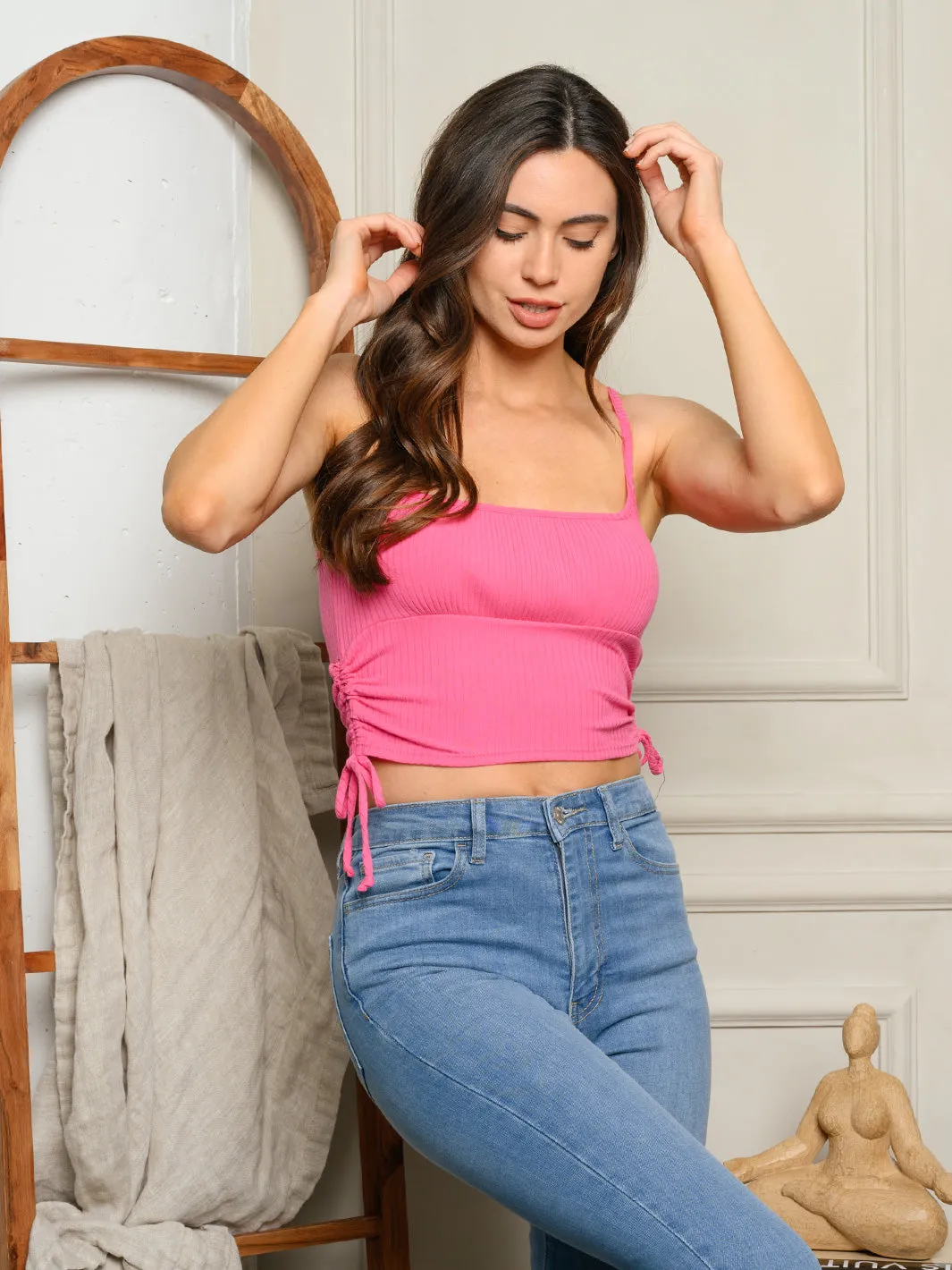 WOMEN'S SLEEVELESS SIDE RUCHED TANK TOP