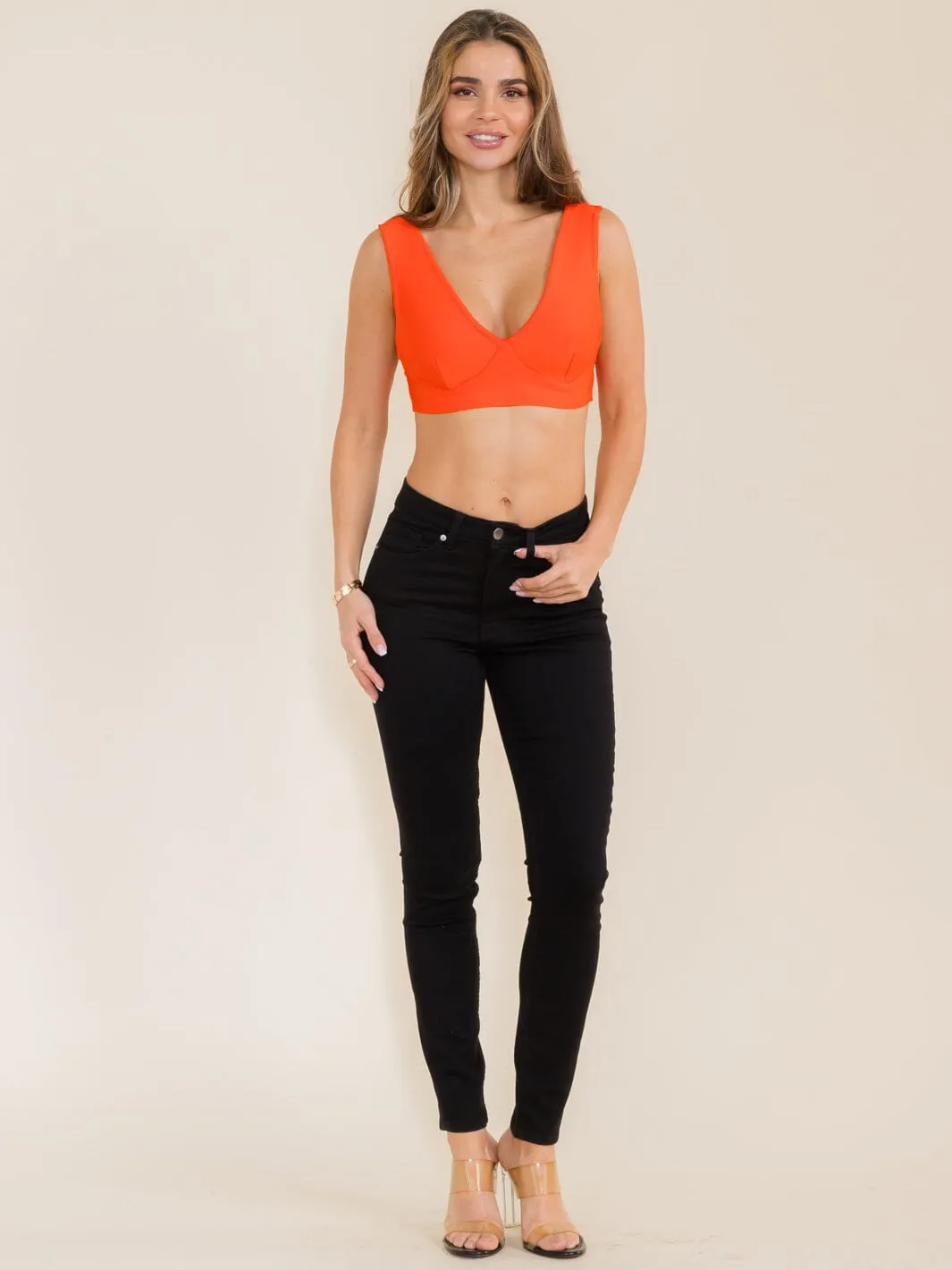 WOMEN'S SLEEVELESS V-NECK BANDGAGE CROP TANK TOP