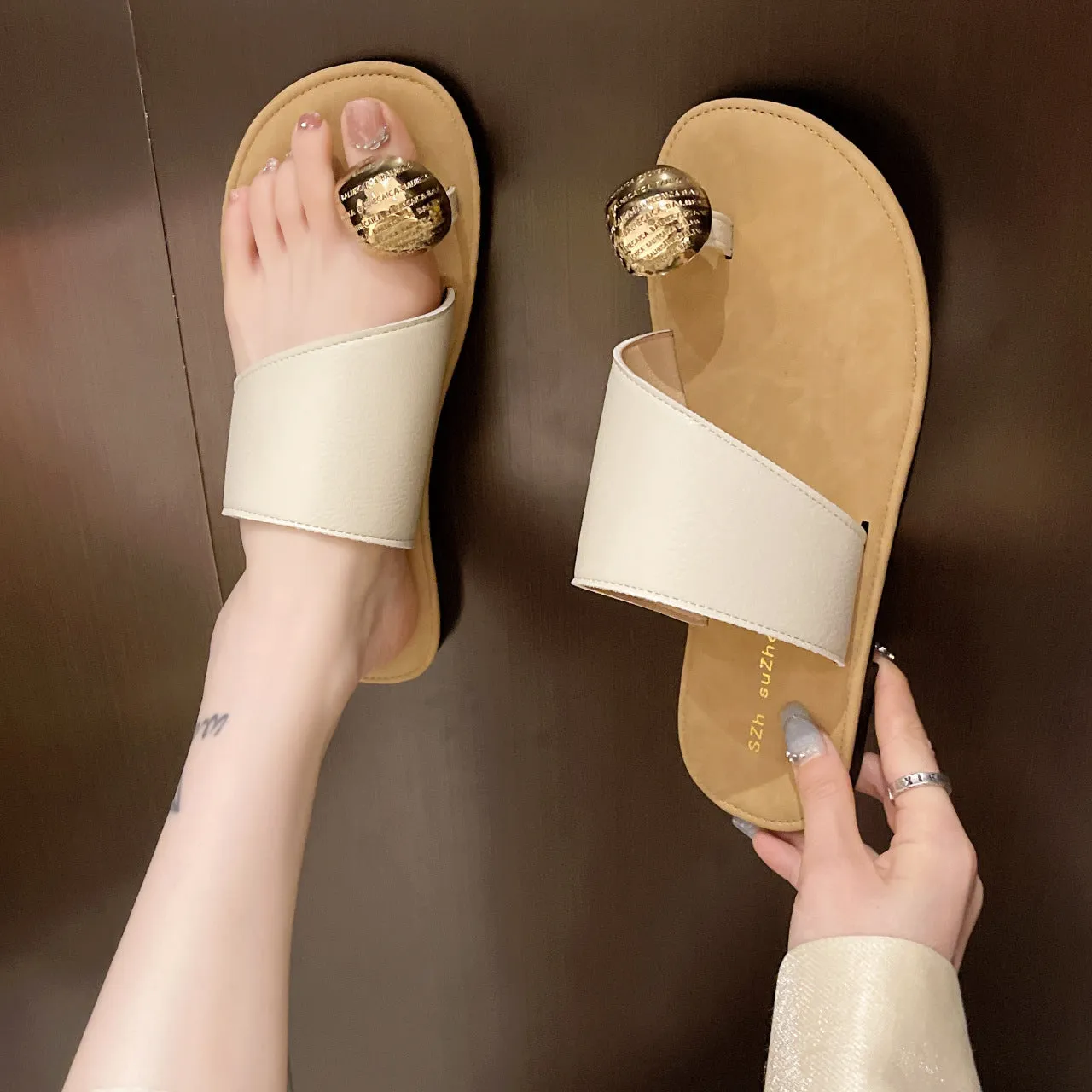 XIEYINSHE  Square Toe Metal Buckle Flip-Flops Women's Summer Outdoor Flat Thin Looking Cool Toe Covering Roman Sandals Women's Shoes